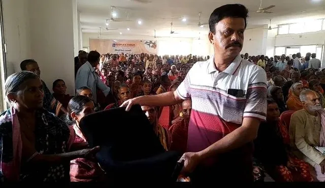 ବନ୍ଧୁ ମିଳନ କାର୍ଯ୍ୟକ୍ରମରେ ବରିଷ୍ଠ ନାଗରିକଙ୍କୁ କମ୍ବଳ ବିତରଣ