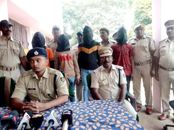 ଯୁବକଙ୍କୁ ଅପହରଣ ଓ ପୁଲିସକୁ ଆକ୍ରମଣ ଘଟଣା: ଜେଲ୍‌ ଗଲେ ୪ ଅଭିଯୁକ୍ତ