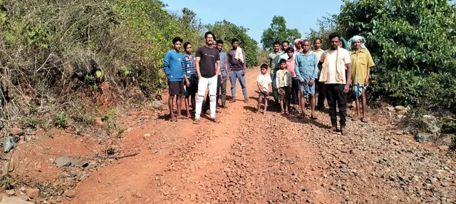 ପାହାଡ଼ ଉପରେ ଗାଁ: ରାସ୍ତା ଓ ପାଣି ସହ ସ୍ବାସ୍ଥ୍ୟ ସେବାରୁ ବଞ୍ଚିତ ୬୦ ପରିବାର