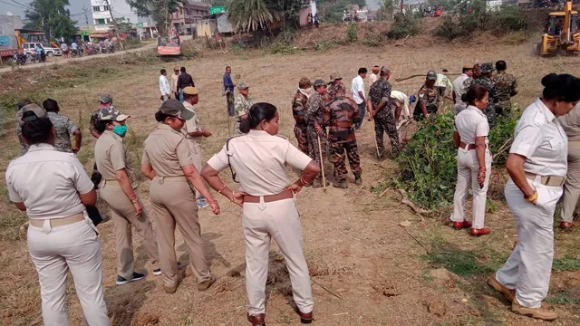 ସରକାରୀ ଜମି ଜବରଦଖଲ ହଠାଇବାକୁ ନେଇ ଉତ୍ତେଜନା, ପୁଲିସ ଉପସ୍ଥିତିରେ କଲ୍ୟାଣ ମଣ୍ଡପ କାର୍ଯ୍ୟ ଆରମ୍ଭ