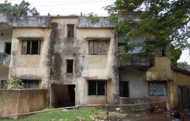 ସରକାରୀ କ୍ବାଟର୍ସ ଭୂତକୋଠି