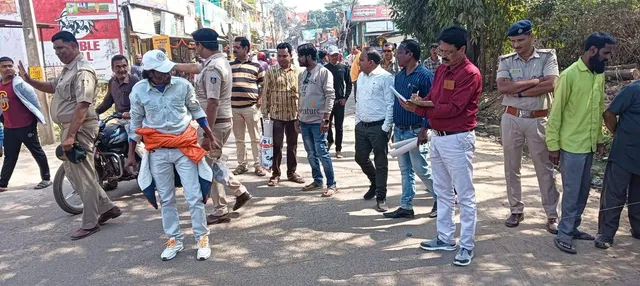 ୪୦ଫୁଟ ଚଉଡ଼ା ରାସ୍ତା ମାପ ଚୁପକୁ ବିରୋଧ: ୩୦ଫୁଟ କରିବାକୁ ଦାବି