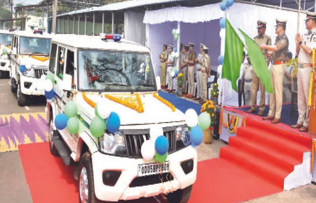 ରାଜ୍ୟର ଜରୁରିକାଳୀନ ସେବା ଭିତ୍ତିଭୂମି ଦୃଢ ପାଇଁ ପଦକ୍ଷେପ: ଓଡ୍ରାଫ ପାଇଁ ୫୬ଟି ନୂଆ ଗାଡ଼ି ଲୋକାର୍ପଣ କଲେ ପୁଲିସ ଡିଜି