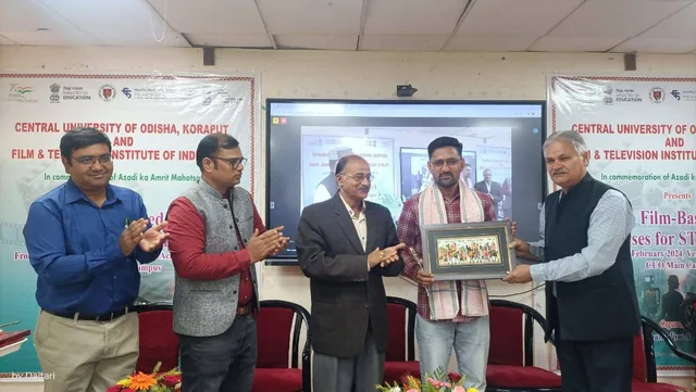 ଚଳଚ୍ଚିତ୍ର ନିର୍ମାଣ ମାଧ୍ୟମରେ ଜନଜାତିମାନେ ସେମାନଙ୍କ ସମସ୍ୟା ବିଷୟରେ କହିପାରିବେ : କୁଳପତି