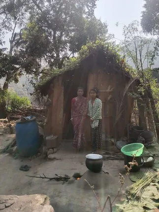 ସରକାରଙ୍କ ଆବାସ ଯୋଜନା କାହାପାଇଁ? ଭଙ୍ଗା କୁଡ଼ିଆରେ ରେଜିମାଙ୍କ ପରିବାର କାଟୁଛି ଜୀବନ