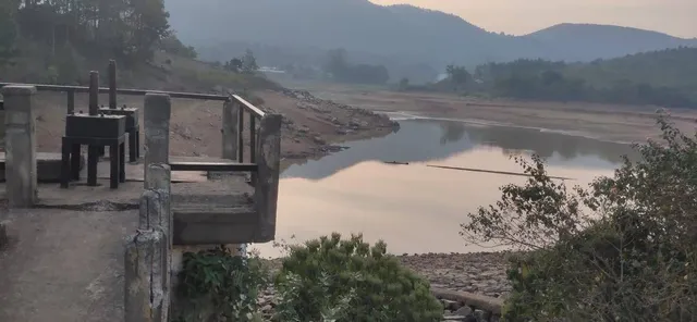 ଚାଷୀଙ୍କ କାମରେ ଲାଗୁନି କଲିନାଜୁ, ମଧୁଝରି ଡ୍ୟମ୍‌; ପାଣି ନମିଳିବାରୁ ଚାଷୀ ହନ୍ତସନ୍ତ