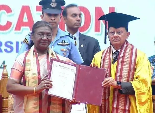 ପ୍ରଧାନମନ୍ତ୍ରୀଙ୍କ ପ୍ରମୁଖ ସଚିବ ଡକ୍ଟର ପି କେ ମିଶ୍ରଙ୍କୁ ସମ୍ମାନସୂଚକ ଡି ଲିଟ୍‌ ଉପାଧି