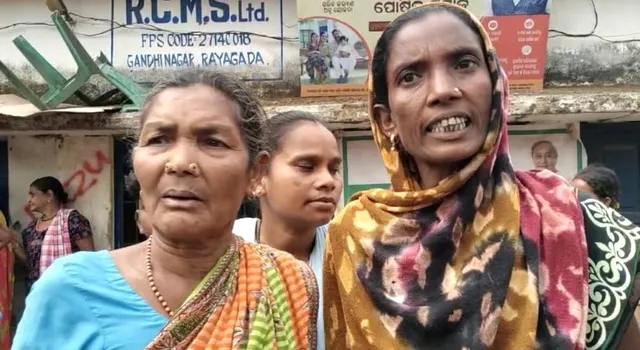 ୧୦୦୦ଟଙ୍କା ପାଇଁ ୫୦୦ ଖର୍ଚ୍ଚ! ଜିଲ୍ଲାପାଳଙ୍କ ଦ୍ବାରସ୍ଥ ହେଲେ ଶତାଧିକ ହିତାଧିକାରୀ