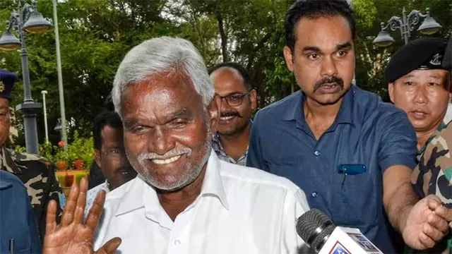 ଝାଡ଼ଖଣ୍ଡ: ସରକାର ଗଠନ ପାଇଁ ଚମ୍ପାଇଙ୍କୁ ଆମନ୍ତ୍ରଣ: ମୁଖ୍ୟମନ୍ତ୍ରୀ ଭାବେ ଆଜି ଶପଥ ନେବେ ଚମ୍ପାଇ ସୋରେନ