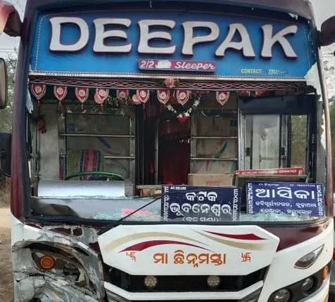 ବସ୍-ସ୍କୁଟି ମୁହାଁମୁହିଁ ଧକ୍କା: ଚାଲିଗଲା ୨ ସ୍କୁଟି ଆରୋହୀଙ୍କ ଜୀବନ