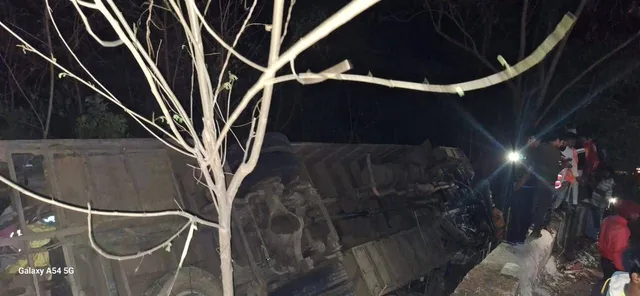 ତପ୍ତପାଣି ଘାଟିରେ ଯାତ୍ରୀବାହୀ ବସ୍‌ ଦୁର୍ଘଟଣାଗ୍ରସ୍ତ; ୬ ଯାତ୍ରୀ ଆହତ, ୨ ଗୁରୁତର