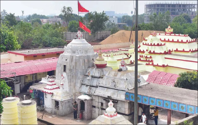 ସଜେଇ ହେଉଛି ଶ୍ରୀଲୋକନାଥ ପୀଠ