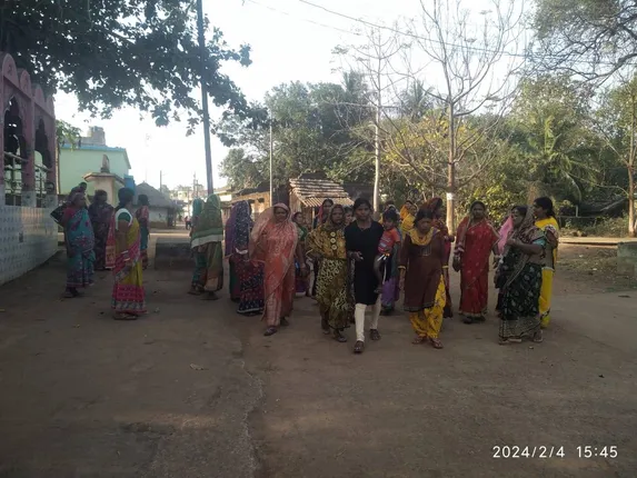 ଚୋରା ମଦ ବିକ୍ରି ବିରୋଧରେ ତାତିଲେ ମହିଳା