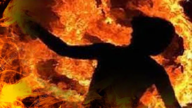 ଅନ୍ୟ ଯୁବକ ସହ କଥା ହେବାରୁ ପ୍ରେମିକାକୁ ମାରିଦେଲା ପ୍ରେମିକ, ଅର୍ଦ୍ଧ ଦଗ୍ଧ ମୃତଦେହ ଉଦ୍ଧାର