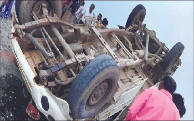 ଦୁର୍ଘଟଣା ନେଲା ୭ ଜୀବନ: ଟାଟା ମ୍ୟାଜିକ୍‌-ଟ୍ରକ୍‌ ମୁହାଁମୁହିଁ, ୫ ମୃତ