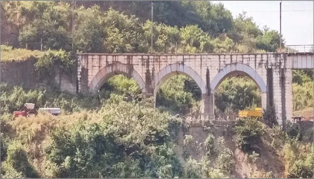 ଆନ୍ଧ୍ର-ଓଡ଼ିଶାକୁ ଯୋଡ଼ୁଛି ଶତାୟୁ ଝଞ୍ଜାବତୀ ସେତୁ: ଅଟକିଛି ନୂଆ, ଡରାଉଛି ପୁରୁଣା