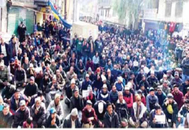 ରାଜ୍ୟ ମାନ୍ୟତା ଦାବିରେ ଲଦାଖ ଠପ୍‌: ସଂରକ୍ଷଣ ଓ ସଂସଦୀୟ ଆସନ ଦାବିରେ ବିଶାଳ ସମାବେଶ