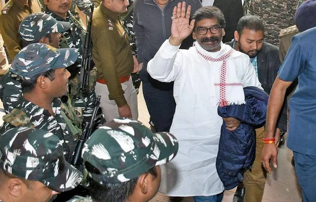 ହେମନ୍ତ ସୋରେନ ବେଆଇନ ଜମିରେ ବ୍ୟାଙ୍କେ୍ଵଟ୍‌ ହଲ୍‌ ନିର୍ମାଣ କରିବାକୁ ଚାହୁଁଥିଲେ: ତଦନ୍ତକାରୀ ସଂସ୍ଥା; ଆଉ ୩ ଦିନ ବଢ଼ିଲା ରିମାଣ୍ଡ ଅବଧି