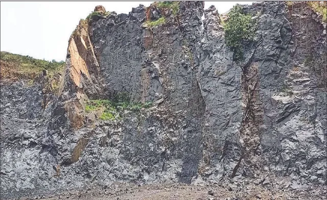 ନିଶ୍ଚିହ୍ନ ହୋଇଗଲା ବାଘୁଆ ପାହାଡ଼: ବାଘ ରହୁଥିବାରୁ ନାଁ ଦେଇଥିଲେ ବାଘୁଆ