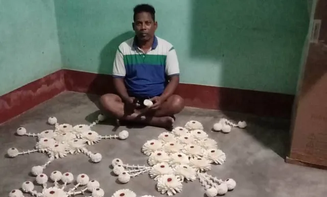 ଫୁଲ ଟୋକେଇ ଧରି ଅଯୋଧ୍ୟା ବାହାରିଲେ ଭକ୍ତ; ମହାପ୍ରଭୁଙ୍କ ସେବା କରୁଥିଲେ, ରାମଲାଲାଙ୍କୁ ସମର୍ପିବେ