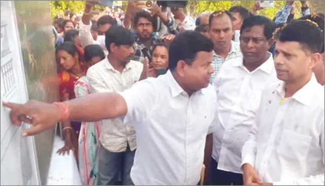 ସୁଦୃଢ଼ ହେବ ବୈତରଣୀ ନଦୀବନ୍ଧ, ଟଳିବ ବନ୍ୟା ବିପଦ: ଭଦ୍ରକ ଗସ୍ତରେ ୫-ଟି ଅଧ୍ୟକ୍ଷ ଭି.କେ.ପାଣ୍ଡିଆନ