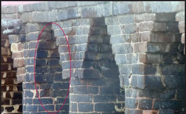 ଅଠରନଳାରେ ଫାଟ: ଭୁଶୁଡ଼ି ପଡ଼ିବ ରିଟେନିଂ ୱାଲ୍‌