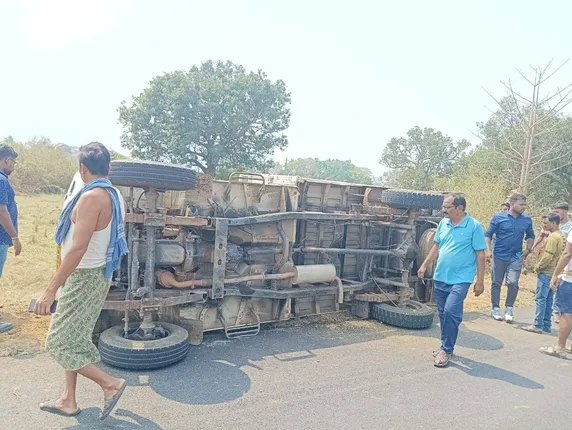 ଗଞ୍ଜାମ, ଗଜପତିରେ ପୃଥକ୍ ଦୁର୍ଘଟଣା: ଜଣେ ମୃତ,  ୭୦  ଆହତ