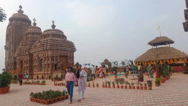 ନବନିର୍ମିତ ଶ୍ରୀରାମ ମନ୍ଦିରରୁ ନଗଦ ୮ ଲକ୍ଷ ଟଙ୍କା ସହିତ ଠାକୁରଙ୍କ ସୁନା ଗହଣା ଲୁଟିନେଲେ ଦୃର୍ବୃତ୍ତ