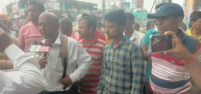 ବିଜେଡି ବିଧାୟକ ପ୍ରଫୁଲ୍ଲ ସାମଲ ଓ ତାଙ୍କ ପୁଅ ପ୍ରୟାସକାନ୍ତି ସାମଲଙ୍କୁ ଗିରଫ ଦାବି: ଭଦ୍ରକରେ ୧୨ ଘଣ୍ଟିଆ ବନ୍ଦ ପାଳନ