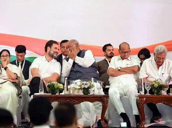 ଇଣ୍ଡିଆର 'ଲୋକତନ୍ତ୍ର ବଞ୍ଚାଅ' ରାଲି: ଏକଛତ୍ରବାଦୀ ଶାସନକୁ ଶେଷ କରିବାକୁ ଅଣ୍ଟା ଭିଡ଼ିଲେ ବିରୋଧୀ