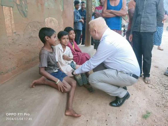 ଦୁର୍ଗମ ଗାଁ ଲୋକଙ୍କ ସମସ୍ୟା ବୁଝିଲେ ଜିଲ୍ଲାପାଳ