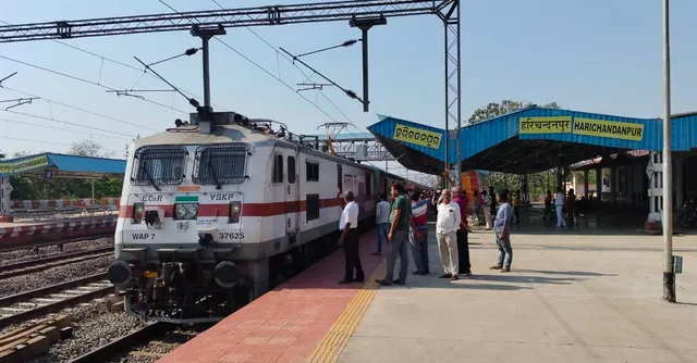 କେନ୍ଦୁଝର ଦେଇ ନୂଆଦିଲ୍ଲୀକୁ ଚାଲିଲା ଟ୍ରେନ୍‌: ବାଂଶପାଣିରେ ନୂଆ ଟ୍ରେନ୍‌କୁ ସ୍ବାଗତ