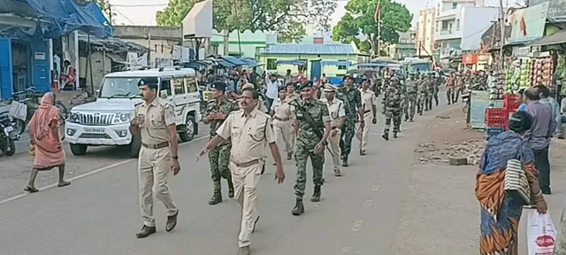 ଘୁମୁସର ଉଦୟଗିରିରେ ପୁଲିସର ଫ୍ଲାଗମାର୍ଚ୍ଚ: ସାରା ସହର ବୁଲି ନିଜ ଉପସ୍ଥିତି ଜାହିର କଲା