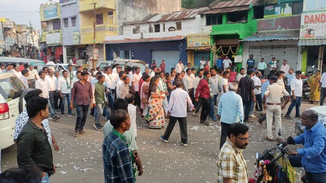 ଟିକେଟ ଘୋଷଣା ପରେ ସାଲୁଗା ପ୍ରଧାନଙ୍କୁ ବାଣ ଫୁଟେଇ ସ୍ୱାଗତ ଜଣେଇଲେ ବିଜେଡି କର୍ମୀ