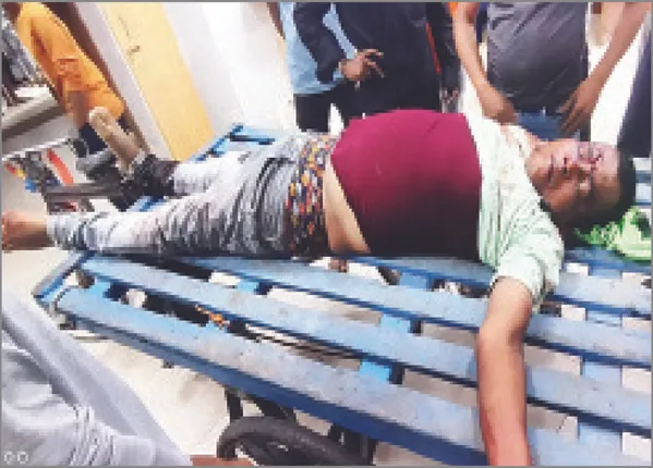 ଗାଡ଼ି ମିଳିଲାନି, ଟ୍ରଲିରେ ବୁହାହେଲେ