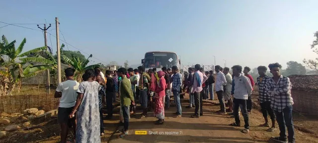 ବିଦ୍ୟୁତ୍‌ ସମସ୍ୟା ପ୍ରତିବାଦରେ ରାସ୍ତା ଅବରୋଧ, ୩ ଘଣ୍ଟା ଧରି ଯାତାୟାତ ଠପ୍