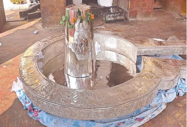 ଭଦ୍ରକ ଗୁଜୁରାଟୀ ସମାଜର ମହାନତା: ବାବା ଆଖଣ୍ତଳମଣିଙ୍କୁ ରୁପା ଛାଉଣି, ଶକ୍ତି ମୂର୍ତ୍ତି ଦାନ