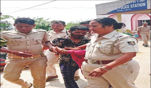 ପୁଲିସକୁ ହାଣିଲେ ଗ‌ଞ୍ଜେଇ ବେପାରୀ: ଏଏସ୍‌ଆଇ ଓ ଦୁଇ କନ୍‌ଷ୍ଟେବଳ ଗୁରୁତର, ଥାନା ଅଧିକାରୀ ଆହତ