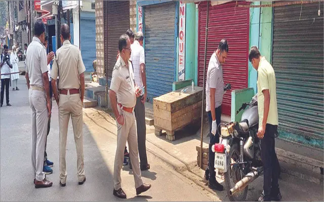 ସମ୍ବଲପୁରରେ ବୋମାମାଡ଼, ୩ ଆହତ: ବୋମାକୁ ଡବାରେ ଖଞ୍ଜାଯାଇଥିଲା