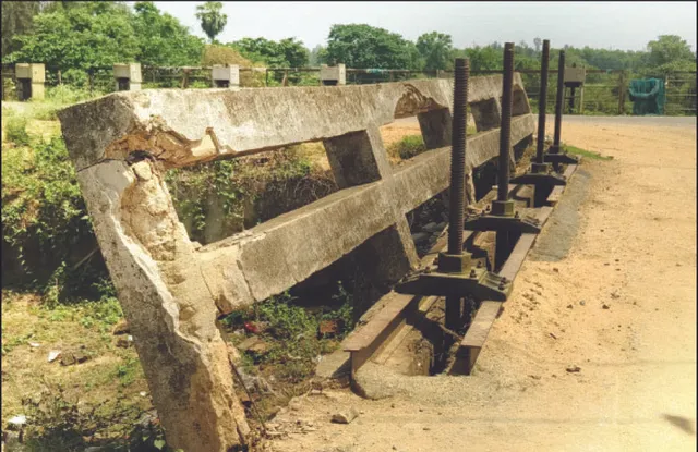 ବିପଦସଂକୁଳ କେନାଲ ବ୍ରିଜ୍: ମରାମତି ପାଇଁ ପ୍ରଶାସନର ନିଦ ଭାଙ୍ଗୁନି