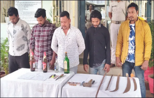 ଦୁର୍ଦାନ୍ତ ବାବୁ ଲେଙ୍କା ଦଳର ୫ ଗିରଫ: ସନ୍ତୋଷୀବିହାରରେ ଥିଲା ଡକାୟତି ଯୋଜନା