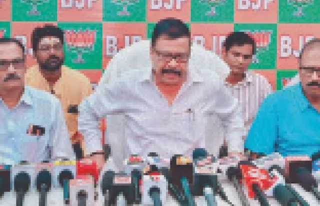 ଟିକେଟରୁ ବଞ୍ଚିତ ହେବା ପରେ ସୁରେଶଙ୍କ ସାମ୍ବାଦିକ ସମ୍ମିଳନୀ: ସାଂସଦ ଭାବେ ପ୍ରଦର୍ଶନର ଚିତ୍ରଦେଲେ