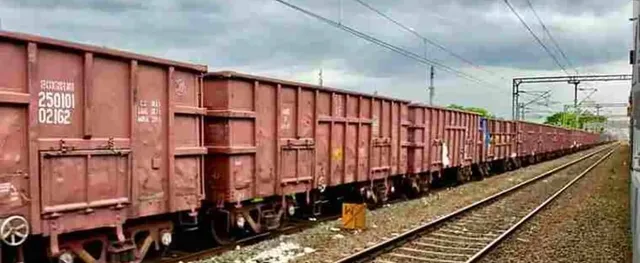 ୭୫.୬୪ନିୟୁତ ଟନ ମାଲପରିବହନ କରି ୪ବର୍ଷରେ ସର୍ବାଧିକ ରେକର୍ଡ ସ୍ଥାପନ କଲା ୱାଲଟିୟର ଡିଭିଜନ୍