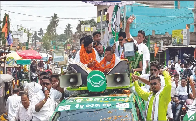 ବିଜେଡିର ଶୋଭାଯାତ୍ରା: ପ୍ରଚାର ବେଳେ ଅସୁସ୍ଥ ହୋଇପଡ଼ିଲେ ଅରୂପ