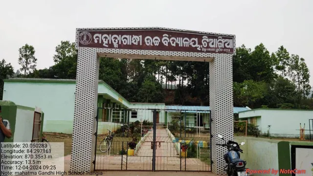 ୧୫ ଦିନ ମଧ୍ୟରେ ୫ଟି ବିଦ୍ୟାଳୟରେ ନୂତନ ନଳକୂଅ କରାନଗଲେ ରାସ୍ତା ଅବରୋଧ ସହ ଭୋଟ ବର୍ଜନ ନିଷ୍ପତ୍ତି