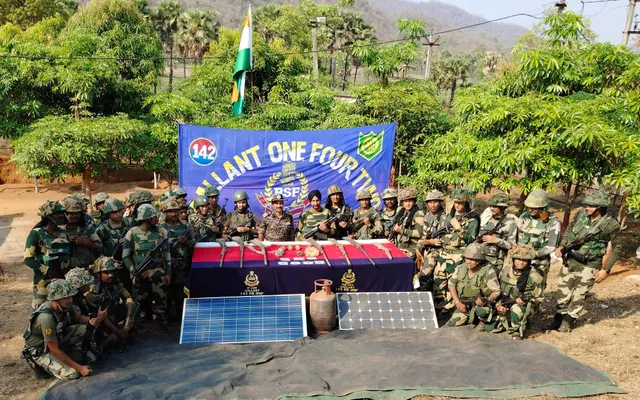 ପ୍ରଥମ ପର୍ଯ୍ୟାୟ ମତଦାନର ଦିନକ ପୂର୍ବରୁ  ୨ଟି ମାଓ ଡମ୍ପ ଠାବ, ବିପୁଳ ପରିମାଣର ଅସ୍ତ୍ରଶସ୍ତ୍ର ଉଦ୍ଧାର