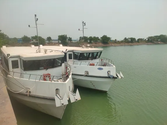 ଚିଲିକାରେ କଳଙ୍କି ଖାଉଛି ‘ସମୁଦ୍ରା’: ଓଡ଼ିଶାର ପ୍ରଥମ ଶୀତତାପ ନିୟନ୍ତ୍ରିତ ବୋଟ୍