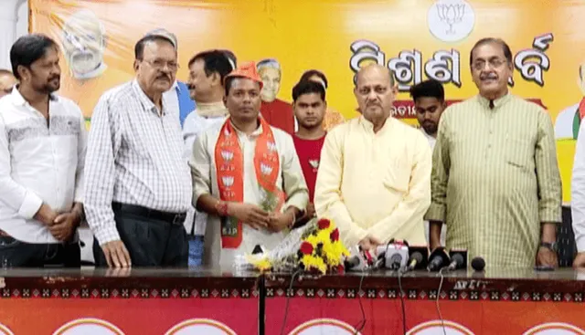 ଟିକେଟ୍‌ ନମିଳିବା ପରେ ବିଜେଡି ଛାଡ଼ି ବିଜେପିରେ ଯୋଗ‌ଦେଲେ କୈଳାଶ କୁଲେସିକା; କହିଲେ କ’ଣ ଥିଲା କାରଣ