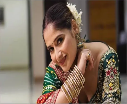 ସମୁଦ୍ରକୂଳରେ ଚରପାଇ ଉପରେ ଦେଲେ ଫଟୋ ପୋଜ୍‌; ଆଜି ବାହାଘର