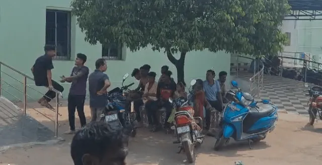 ମହୁମାଛି ଆକ୍ରମଣରେ ୩୦ ଛାତ୍ରଛାତ୍ରୀ ଆହତ, ୨ ଗୁରୁତର